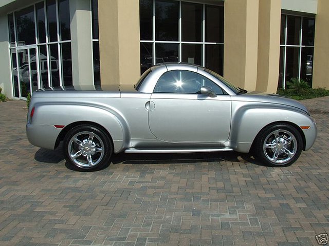 2004 Chevrolet SSR Photo