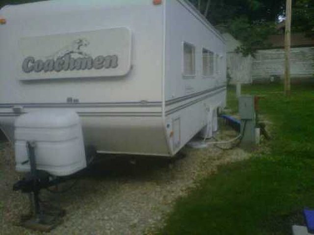 2001 Coachmen Catalina Lite Photo