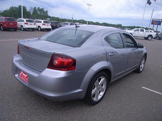 2013 Dodge Avenger Photo