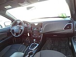 2013 Chrysler 200 Photo #10