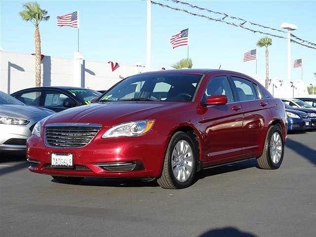 2013 Chrysler 200 Photo