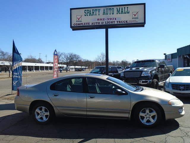 2004 Chrysler Intrepid Photo