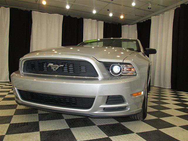 2013 Ford Mustang Photo