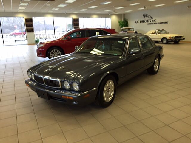 2000 Jaguar Xj8 Photo