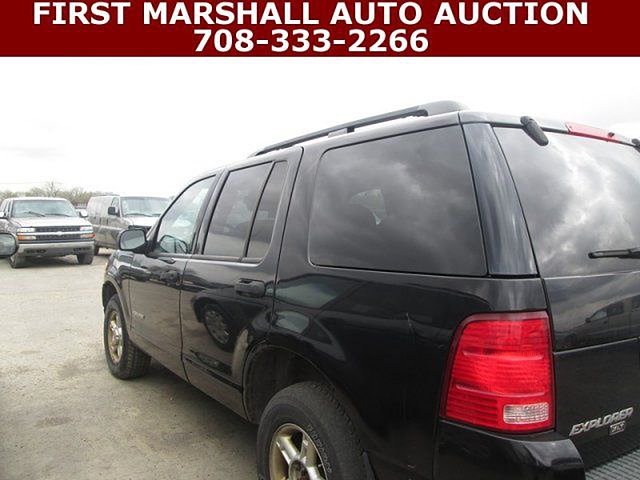 2004 Ford Explorer Photo