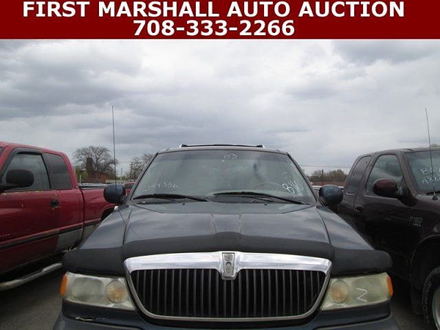 1999 Lincoln Navigator Photo