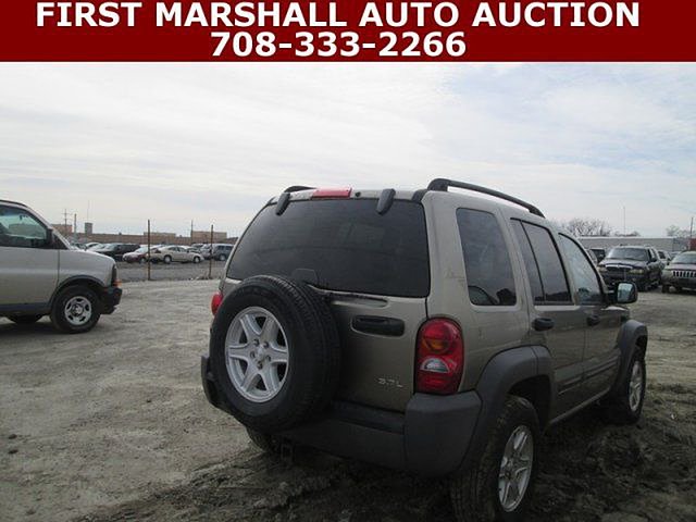 2004 Jeep Liberty Photo
