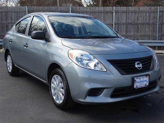 2012 Nissan Versa Photo