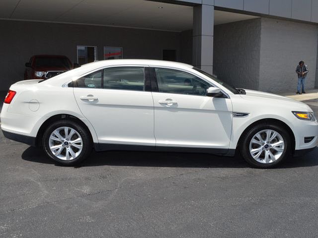 2012 Ford Taurus Photo