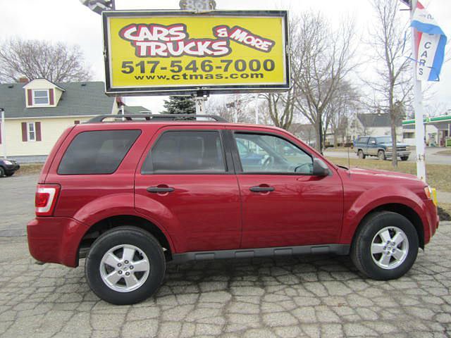 2010 Ford Escape Photo
