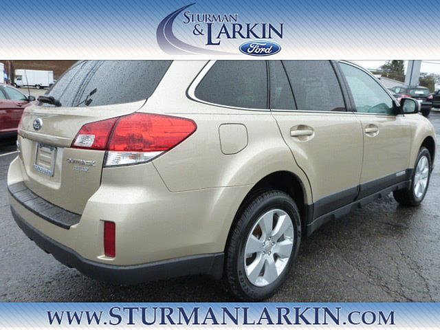 2010 Subaru Outback Photo