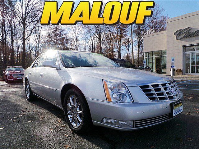 2011 Cadillac Dts Photo