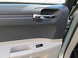 2006 Chrysler 300 Photo #8