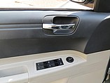 2006 Chrysler 300 Photo #10