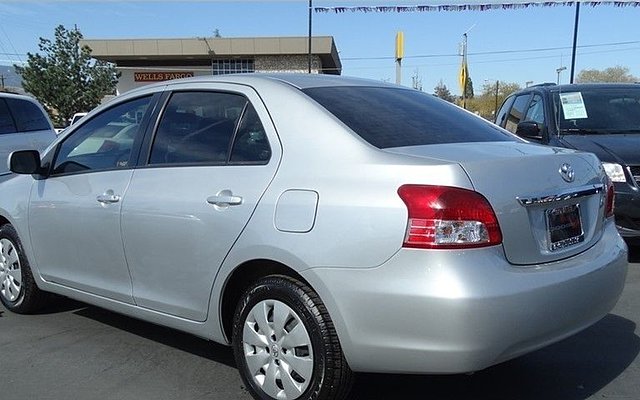 2012 Toyota Yaris Photo