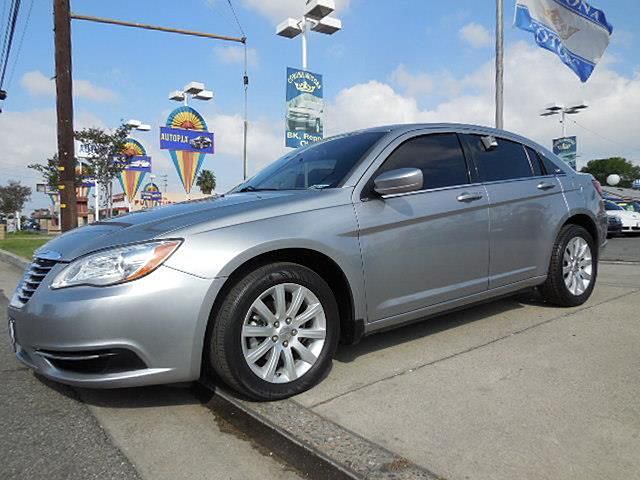 2013 Chrysler 200 Photo