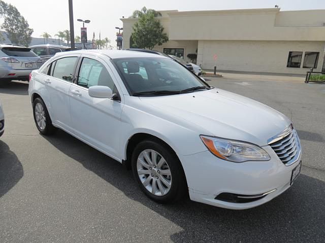 2014 Chrysler 200 Photo
