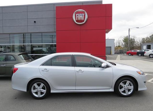 2012 Toyota Camry Photo