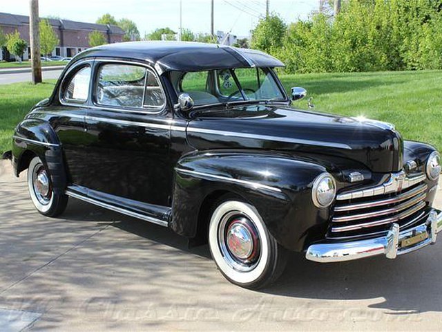 1946 Ford Super Deluxe Photo
