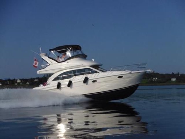 2003 Meridian 341 Sedan Bridge Photo