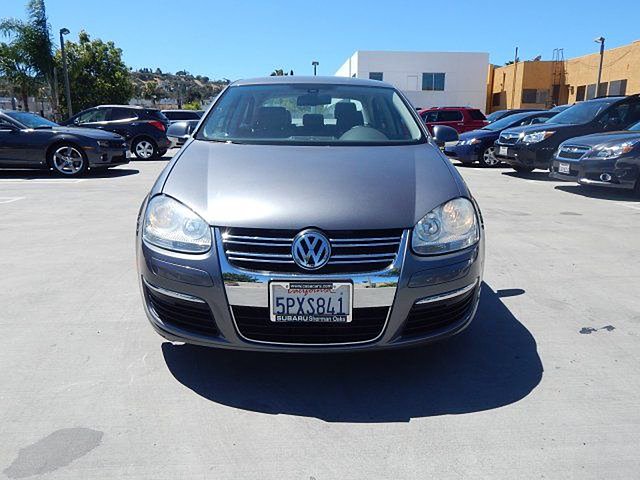 2005 Volkswagen Jetta Sedan A5 Photo