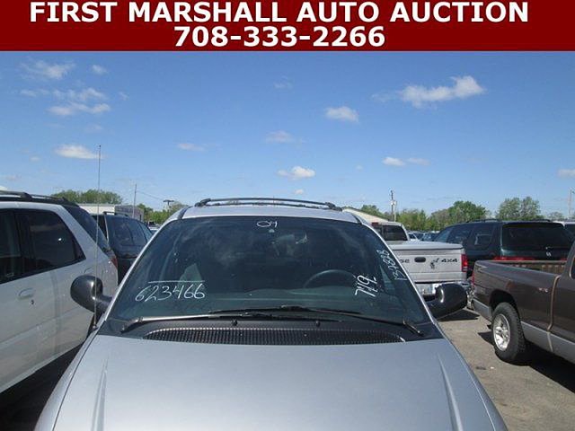 2004 Chrysler Town And Country Photo