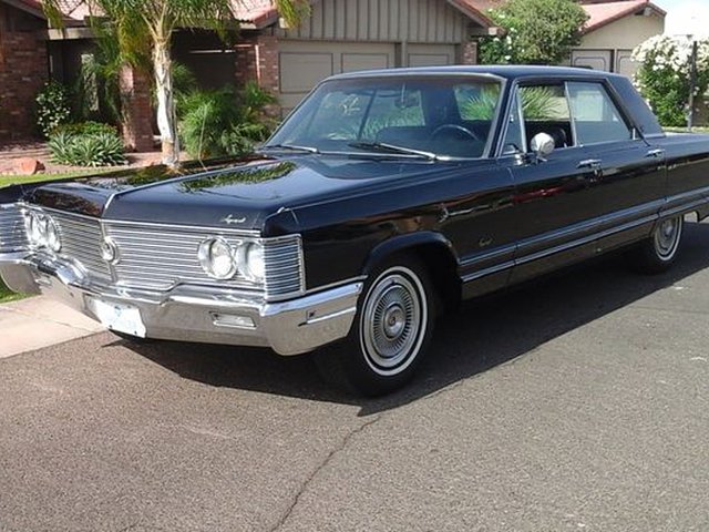 1968 Chrysler Imperial Crown Photo