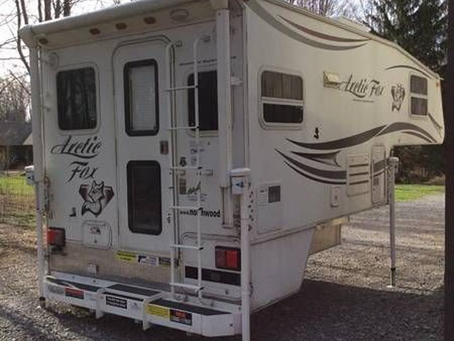 2013 Arctic Fox 865 Photo