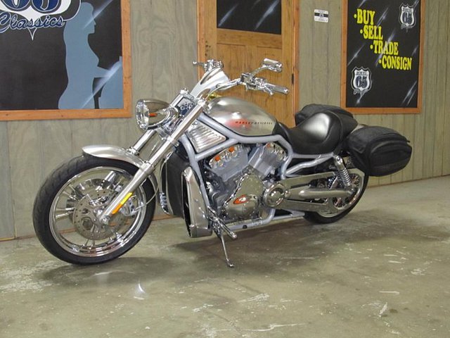 2002 Harley-Davidson V-Rod Photo