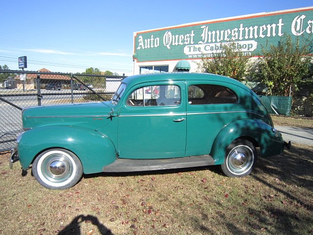 1940 Ford Super Deluxe Photo