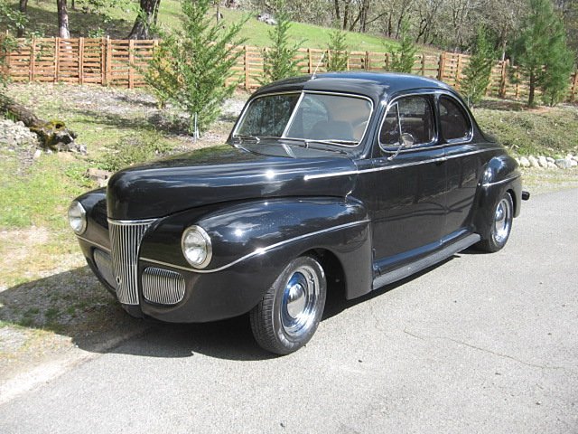 1941 Ford Super Deluxe Photo