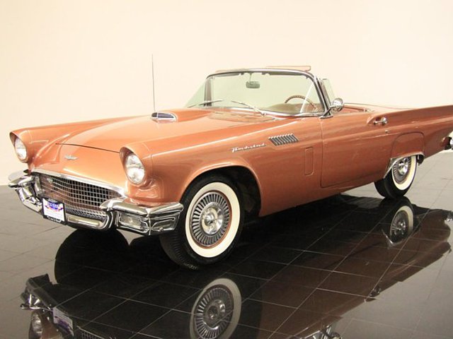 1957 Ford Thunderbird Photo