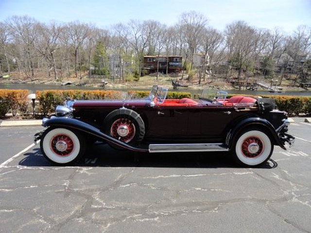 1931 Chrysler Imperial Photo