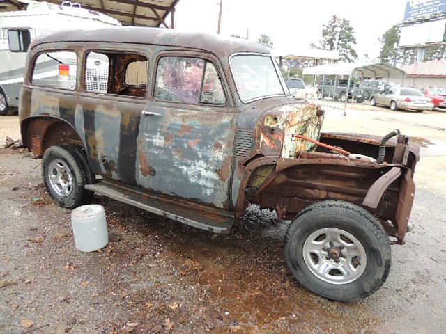 1951 Chevrolet Suburban Photo