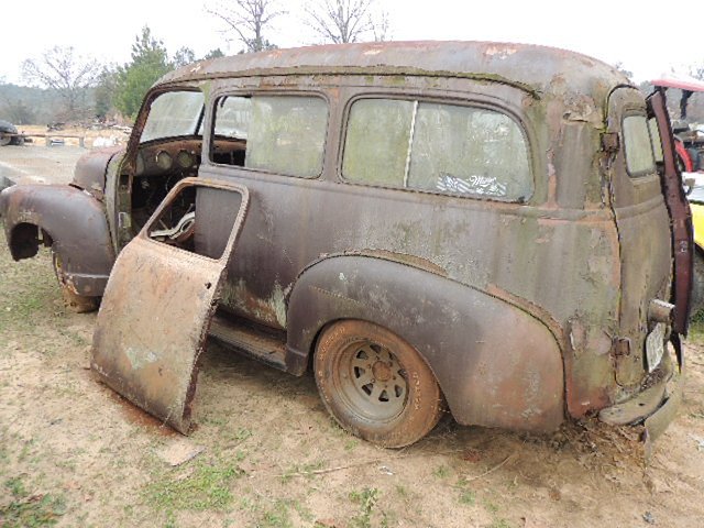 1951 Chevrolet Suburban Photo