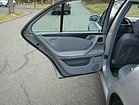 2002 Mercedes-Benz E320 Photo #38