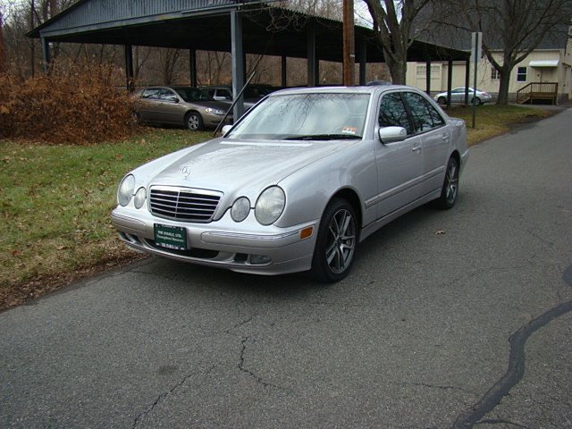 2002 Mercedes-Benz E320 Photo