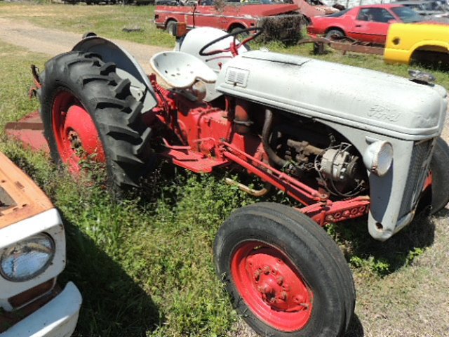 1948 Ford 8N Photo