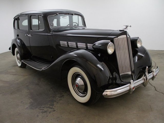 1937 Packard Super 8 Photo