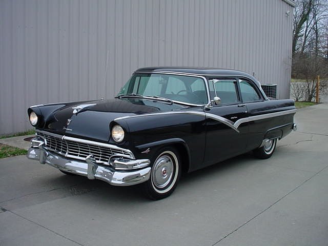 1956 Ford Fairlane Photo