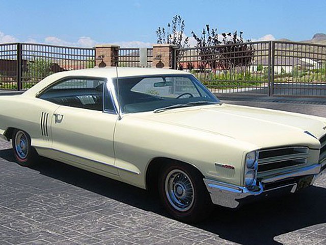 1966 Pontiac 2 2 Photo