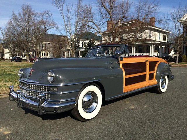 1948 Chrysler Town & Country Photo