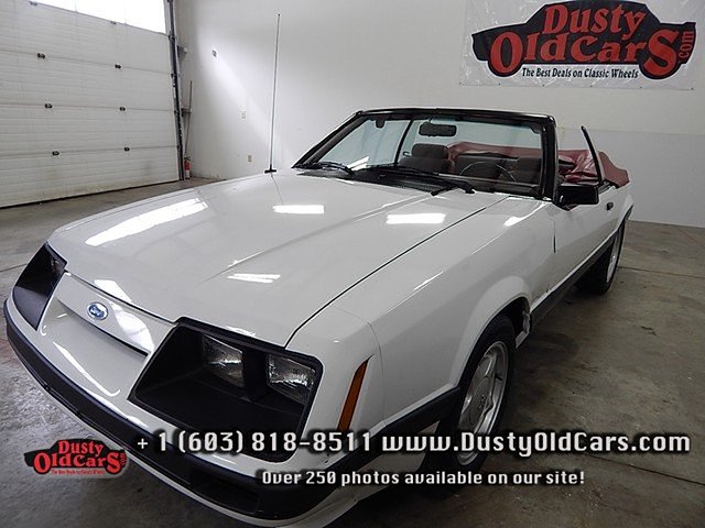 1985 Ford Mustang Photo