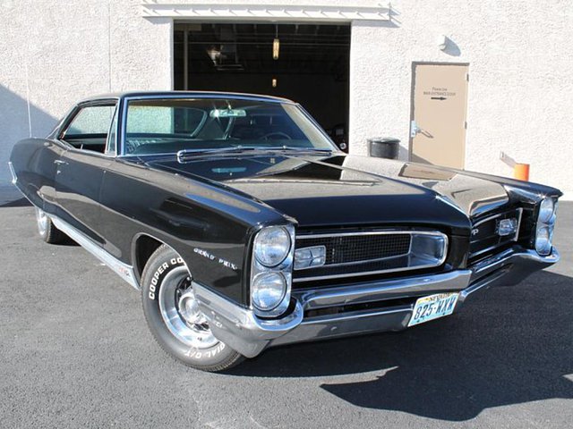 1966 Pontiac Grand Prix Photo
