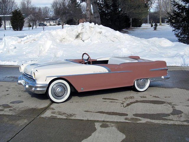 1956 Pontiac Starchief Photo