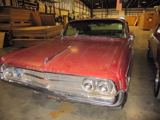 1962 Oldsmobile Starfire Photo