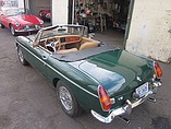 1977 MG B Photo #6
