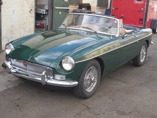 1977 MG B Photo