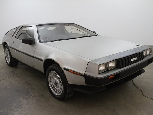 83 DeLorean DMC-12