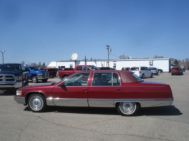 1996 Cadillac Fleetwood Photo